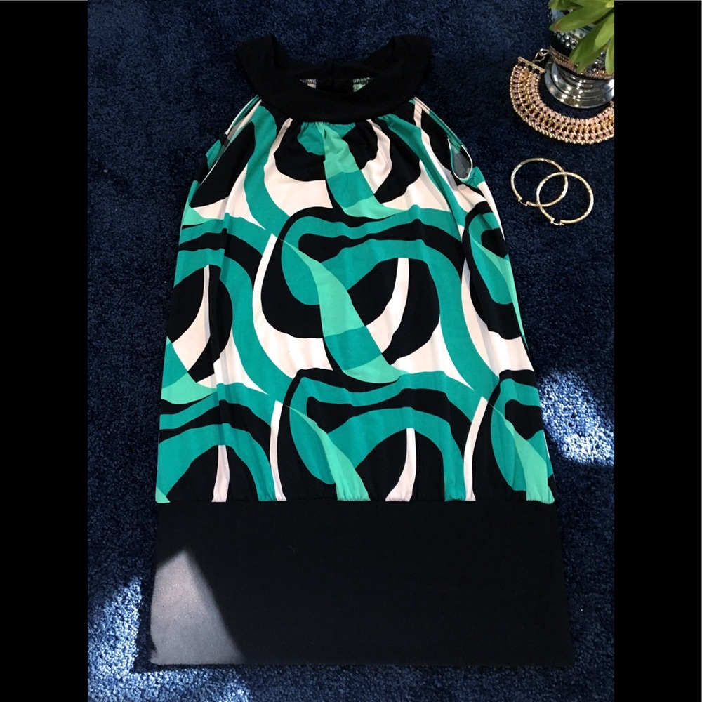 💵★FAST SHIPPING★💵 Ladies Kiwi Brand Top🌱